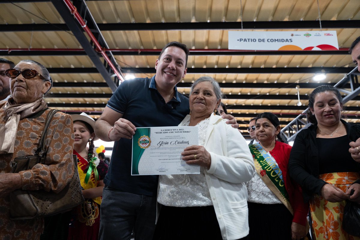 czamoramatute's tweet image. ¿Conoces el Mercado 4 de Noviembre? 🛍️
Ya cumple dos años en #Ricaurte.

Desde aquí, 287 comerciantes escriben su historia cada día. Cumplimos con su pedido: las líneas de bus ya pasan por el mercado y ahora cuentan con cámaras de seguridad con audio, para que todos, toditos,