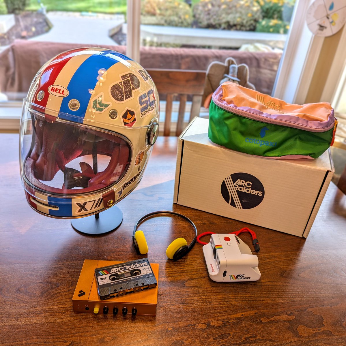 LevelCapGaming's tweet image. Wow. I wasn't expecting an Arc Raiders care package to arrive. This is some wild loot. I Had to explain to my kids what a tape was.