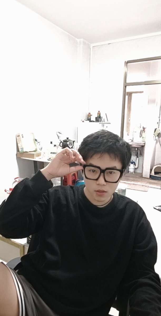 kh982727's tweet photo. #TOP https://t.co/Bu1HmYHqfn