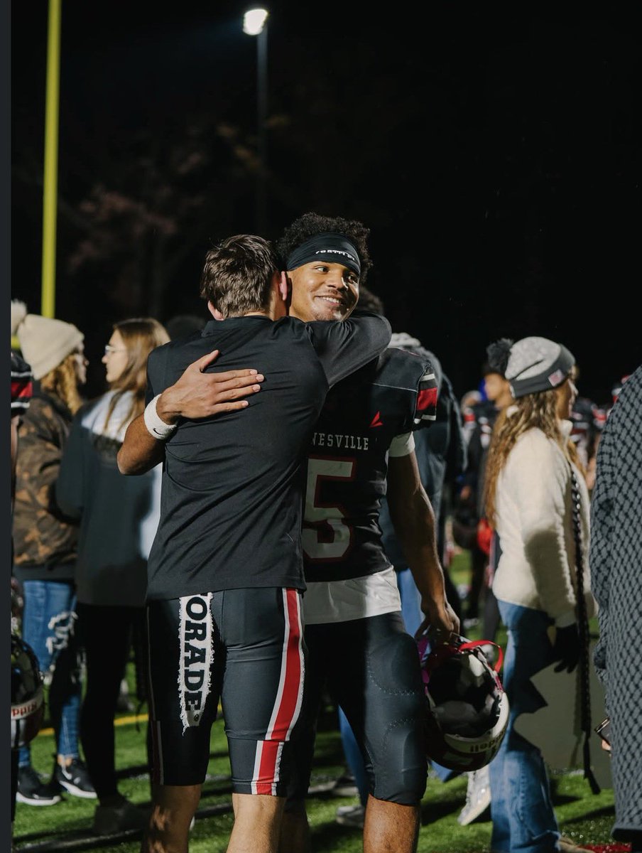 Devin white tweet media