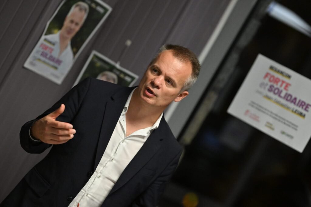 fortesolidaire's tweet photo. Mardi soir, à La Boule d’Or avec @jsleuba, un café citoyen avec des échanges riches, notamment autour de 2 de nos priorités : la sécurité du quotidien &amp; une mobilité apaisée à Besançon !
Merci pour vos écoute &amp; idées 💬
Nos propositions &amp; actus sur ➡️ https://t.co/hnCPcrhUdb https://t.co/JjDk8pveMz