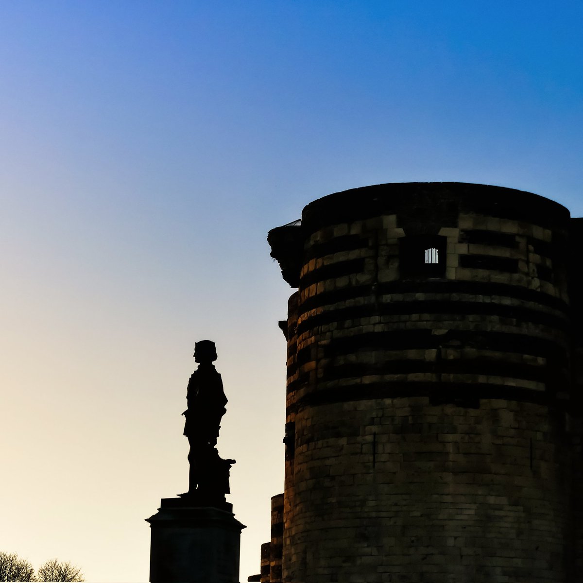 𝐢𝐧𝐬𝐭𝐀𝐧𝐣𝐨𝐮 tweet media