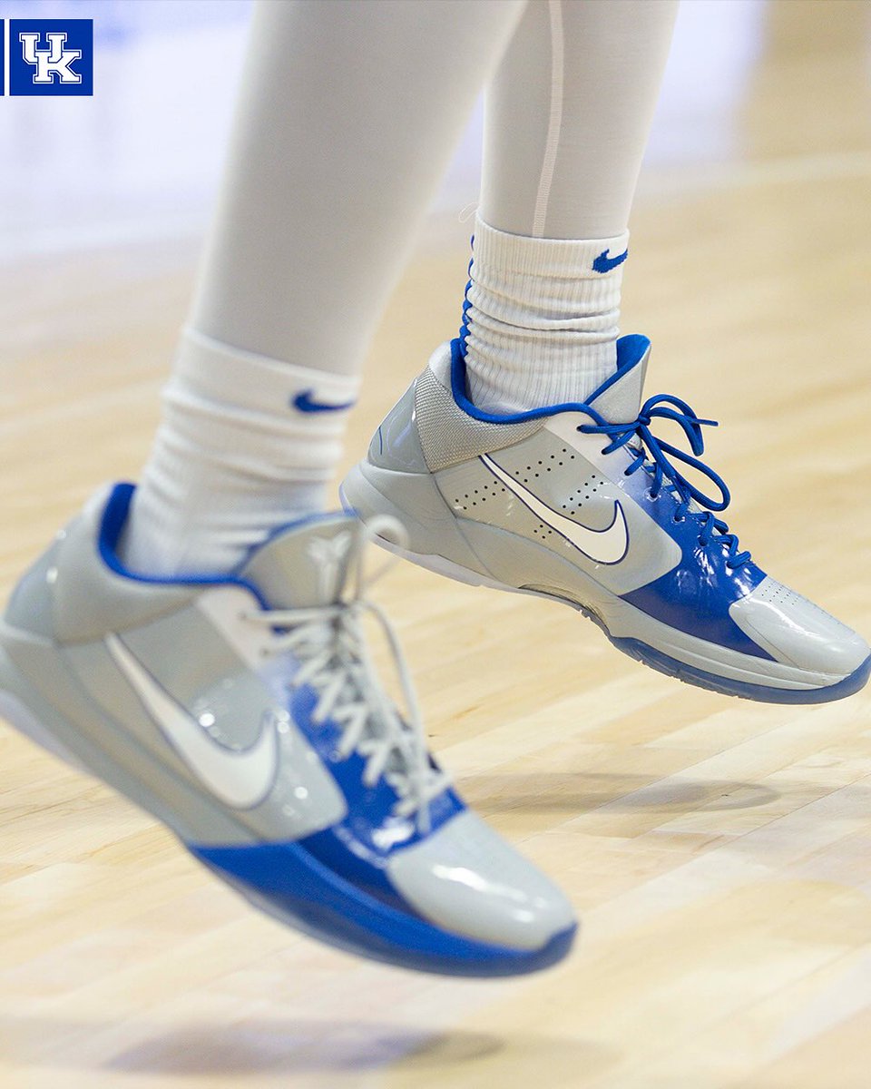 JustFreshKicks tweet media