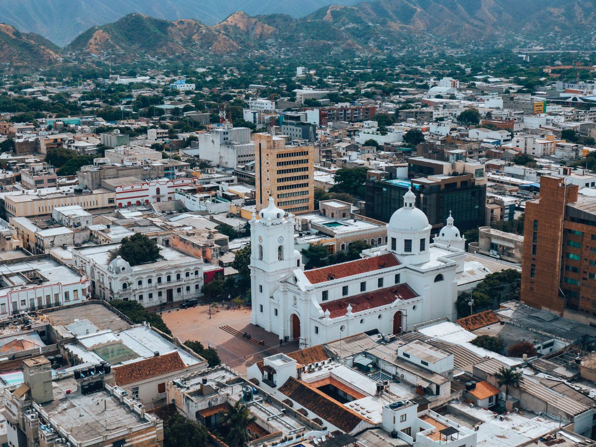 📍Recién llegado a Santa Marta para participar en la IV Cumbre UE-CELAC y avanzar en nuestra cooperación birregional. 

Nos reunimos en tierras colombianas con un propósito claro, hacer que el vínculo natural entre Europa, América Latina y el Caribe sea todavía más fuerte y