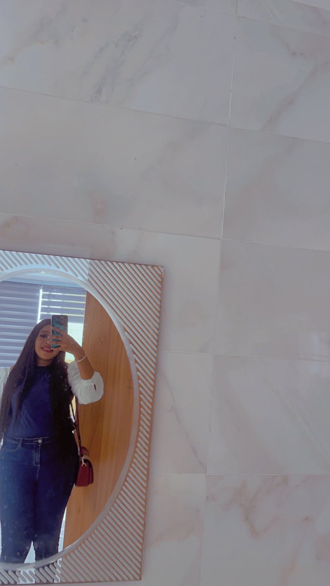 SandyLaCreme tweet media