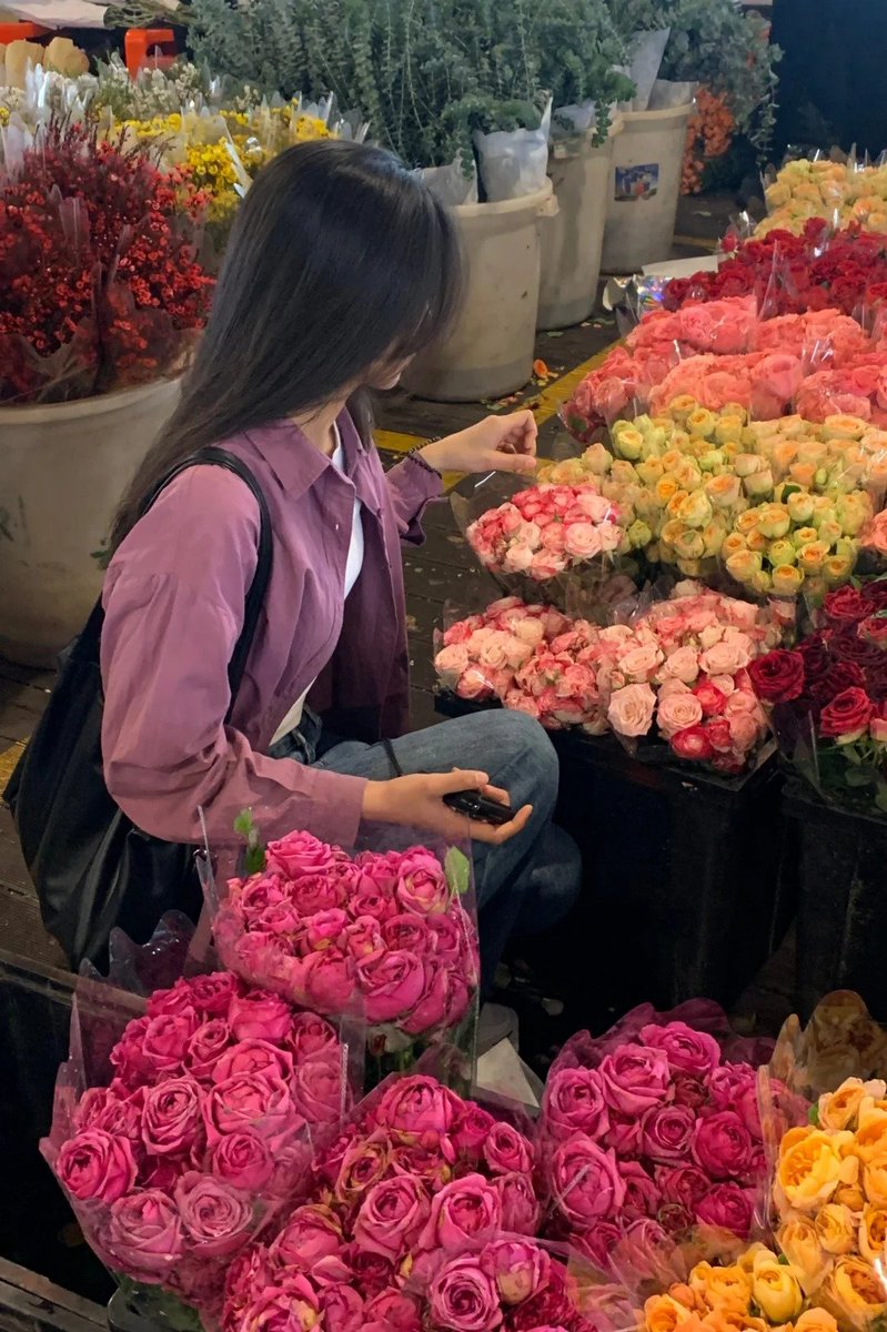 Ruby08855's tweet image. Flowers are really beautiful and can bring joy to any moment. They symbolize love, beauty and appreciation 🌺