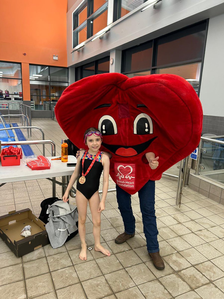 KellyJ81H's tweet image. Very proud of these two. Cs first sponsored swim and she swam 30 lengths raising just over £120 for the BHF. J swam 50 raising the same amount 
@RiddingsJnr @OakesRjs