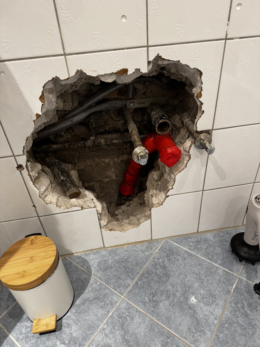 Gernhart Reinholzen tweet media