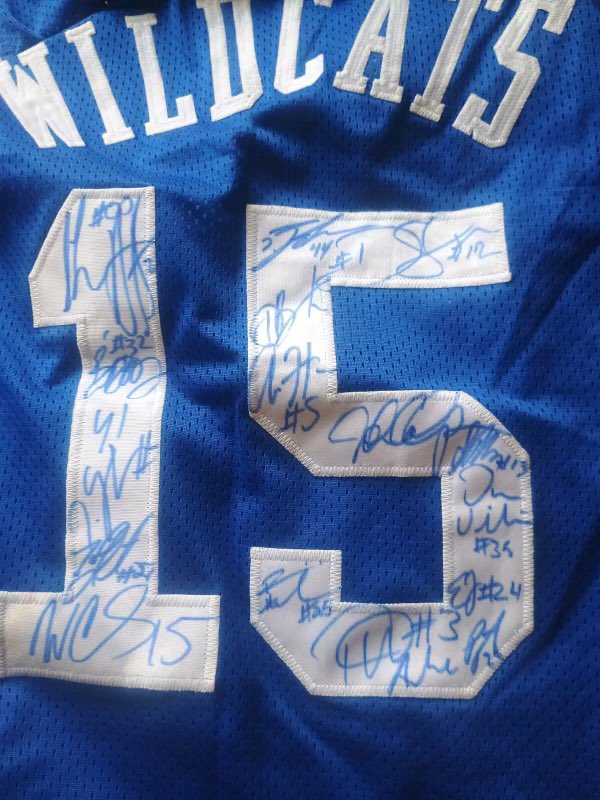 I just hit a DAMN JACKPOT. 
Found in an auctioned off storage locker by my Pop’s neighbor in Richmond, KY

Yall wouldnt believe what we paid. Absolute Steal. 

Signed balls from the 13-14 &amp; 14-15 teams and sign jersey from the 31-0 team. #BBN #lotteryticket