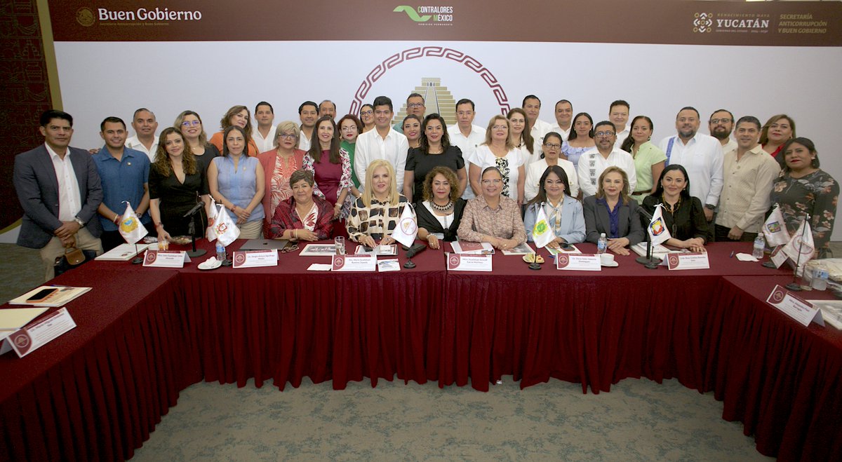 SABGCampeche's tweet photo. Concluyó con éxito la LXXV Reunión Nacional de la #CPCEF en Mérida, Yucatán.
La C.P. @RoxanaMonteroP , Titular de la #SECONT, reafirmó el compromiso del estado con la transparencia y la rendición de cuentas. 🇲🇽
#ContraloríaCampeche #Transparencia https://t.co/3S2DNVD8oy