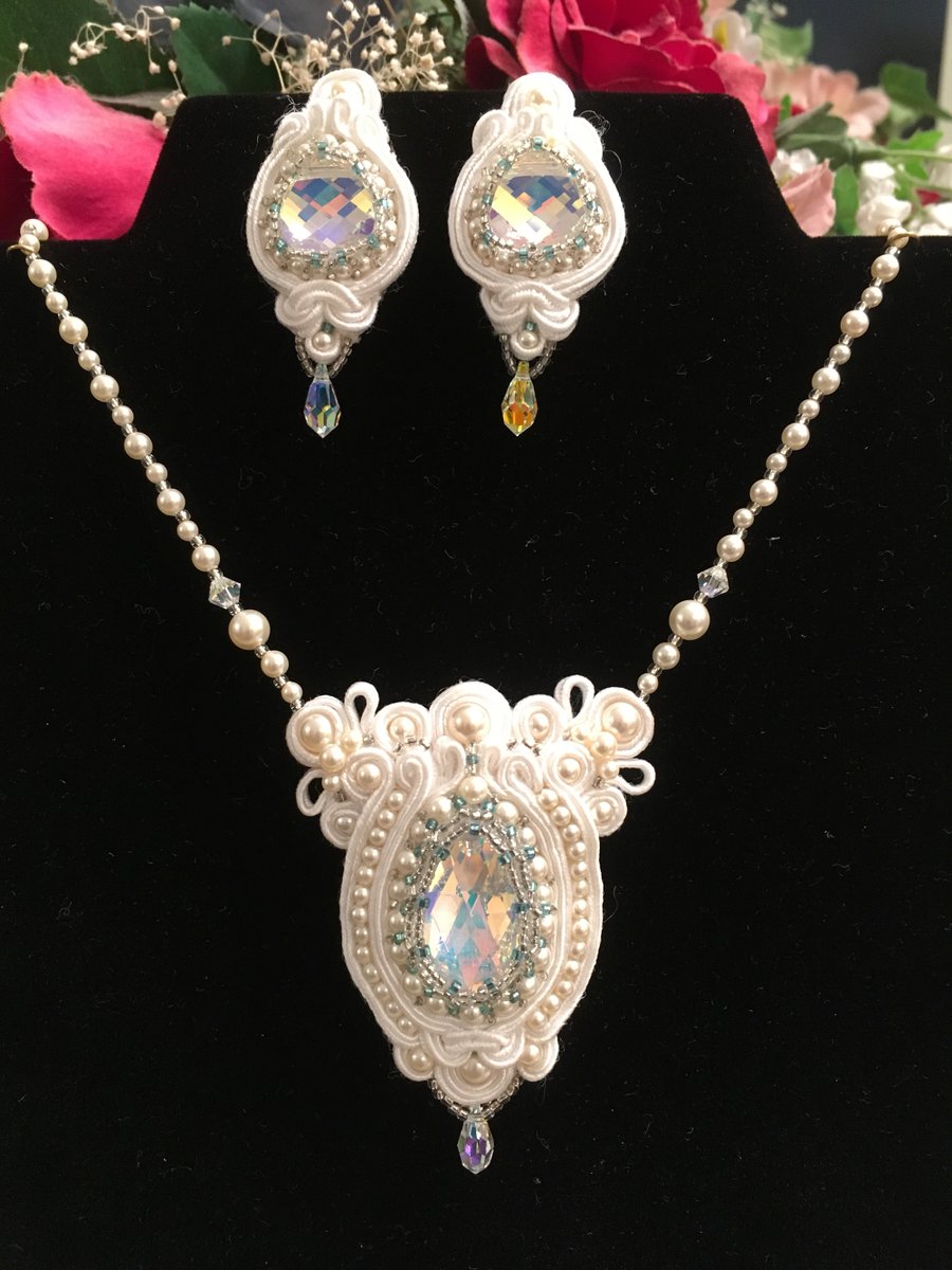 sc_suber's tweet photo. Tomorrow Only! 50% Off all Soutache Jewelry &amp; other discounts
Where: The Commons Club, 9930 Coconut Rd, Estero, FL
When: 12:00-3:00
Hope to see you there! https://t.co/lgO0GyZgcL