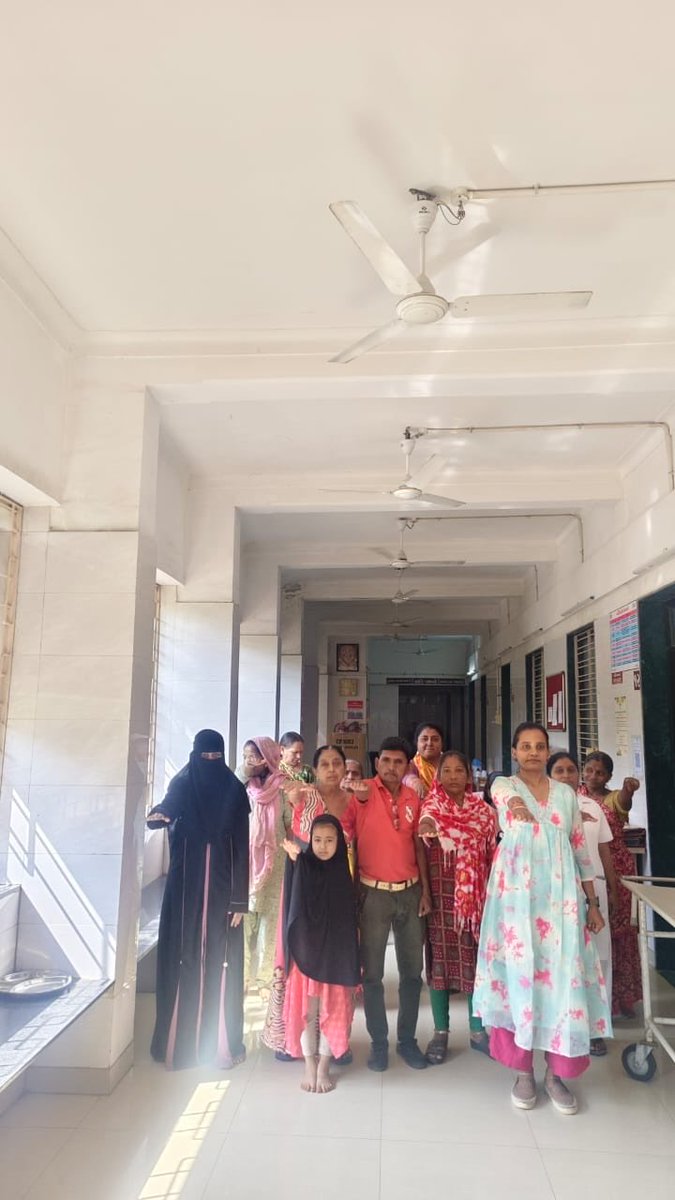 DaoAhd's tweet photo. જિલ્લા ના સરકારી આયુર્ષ દવાખાના ઓ ખાતે જિલ્લા આયુર્વેદ અધિકારી શ્રી અને જિલ્લા વિકાસ અધિકારીશ્રી અમદાવાદ  ના માર્ગદર્શન હેઠળ “સ્વદેશી શપથ” લેવામાં આવી @dp_amdavad https://t.co/5hoH80sKus