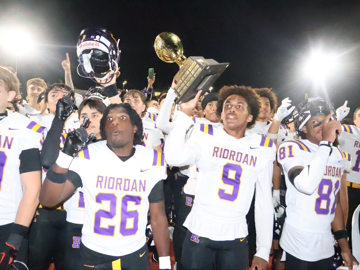 KasselMedia's tweet photo. For the first time since 2000, @RiordanSports is @WCALSports champions.

Read about last night’s wild ride and all the stars who played a role: https://t.co/BNwqJCskIe https://t.co/f5YItc6YPE