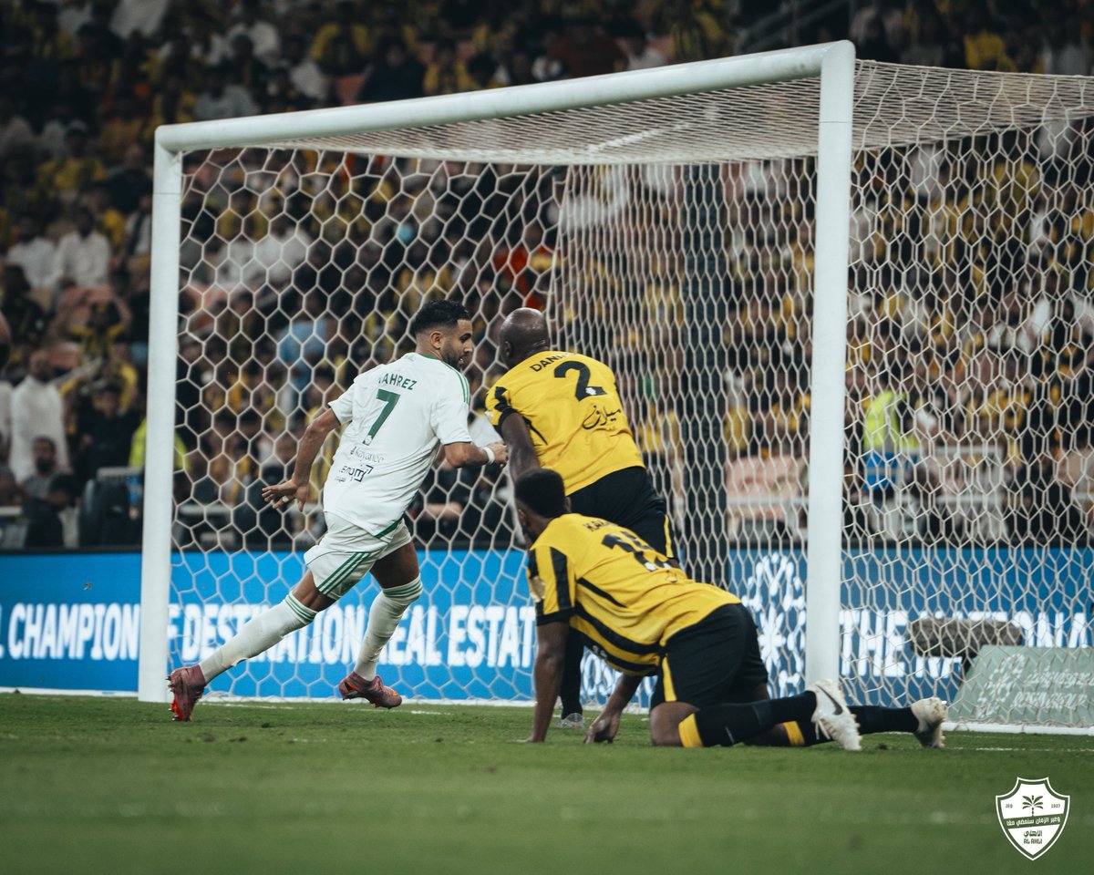 ALAHLI_FC's tweet image. هذا مو هدف.. هذا مشهد 🪄💚🔥
#الأهلي
#الاتحاد_الأهلي