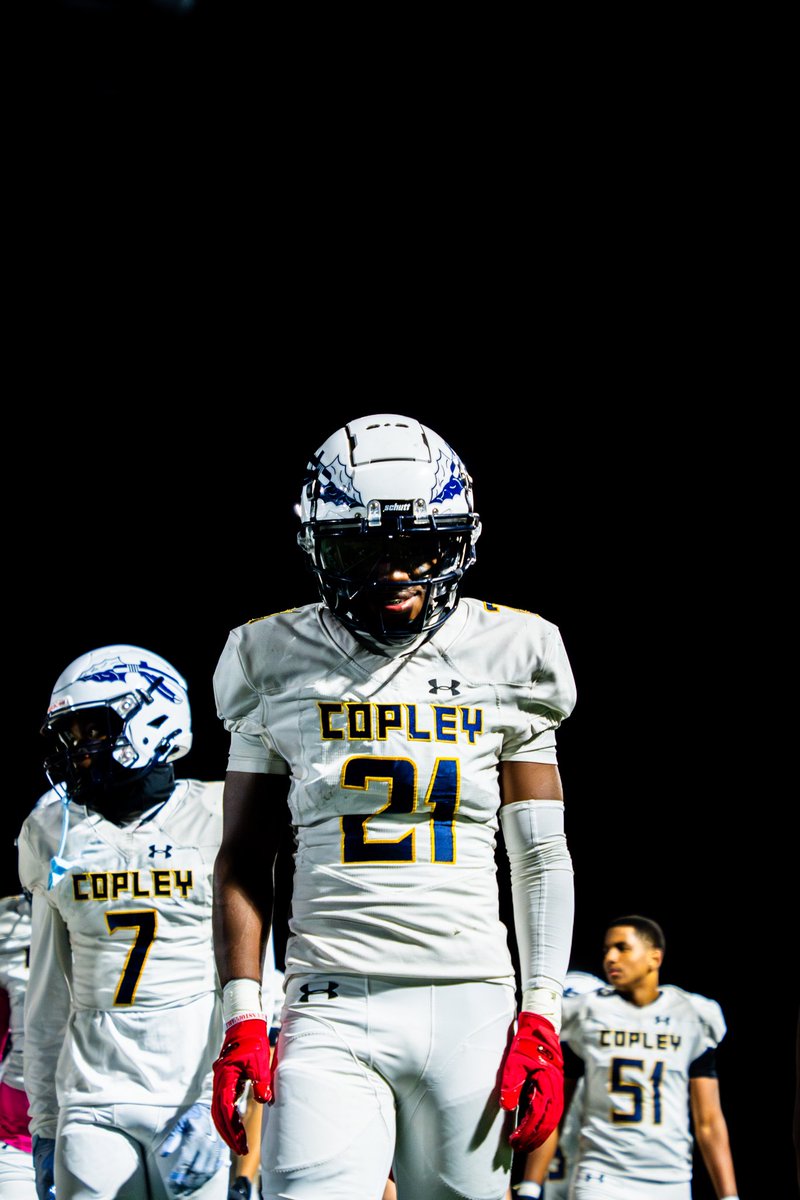 Senior Year Highlights
49 Tackles
2 Int
10 Pbu
1 FF
2 TFL
hudl.com/v/2TA8xv