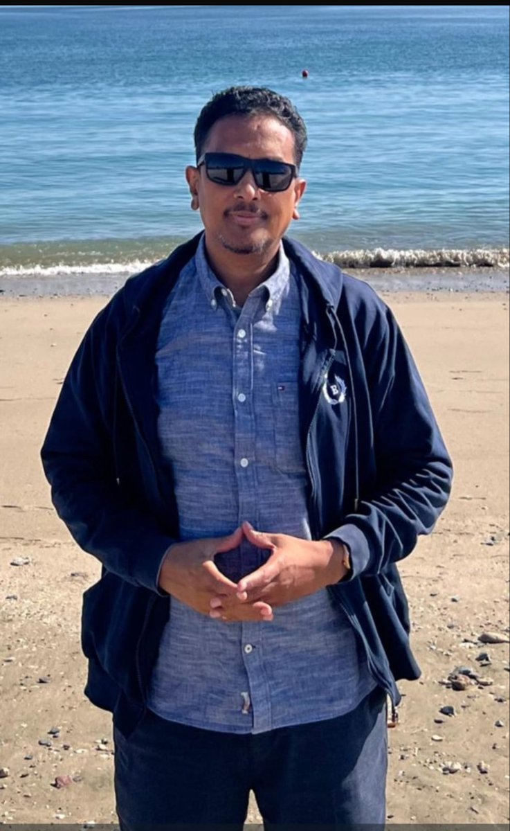 amaway's tweet image. 2005— 2025
20 عاماً في دولة الأمارات العربية المتحدة (وطني الثاني) كنت شاهد وما أزال على نهضة وتطور لا يتوقف 

مئات الآلاف من السودانيين عاشوا في هذه الارض الطيبة وما يزالون .
يحملون كل الحب والخير والعرفان لدار زايد 
 
شكراً دولة الإمارات 
شكراً شعب الإمارات 
شكراً حكومة…