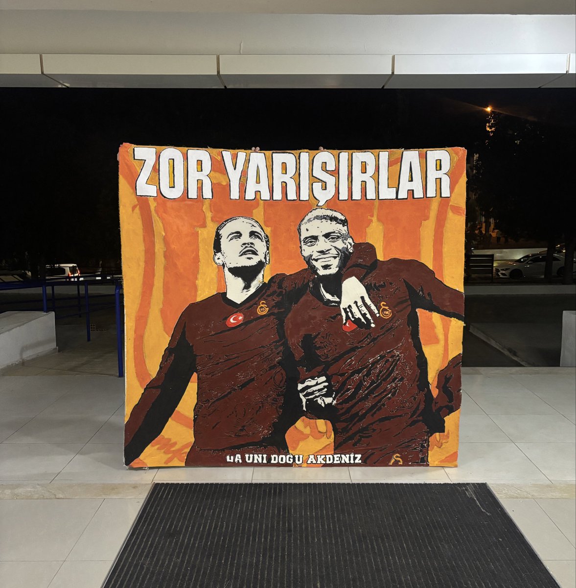 ZOR YARIŞIRLAR!

𝐋𝐞𝐫𝐨𝐲 𝐒𝐚𝐧é &amp; 𝐕𝐢𝐜𝐭𝐨𝐫 𝐎𝐬𝐢𝐦𝐡𝐞𝐧 🤩

#ultrAslanUNI