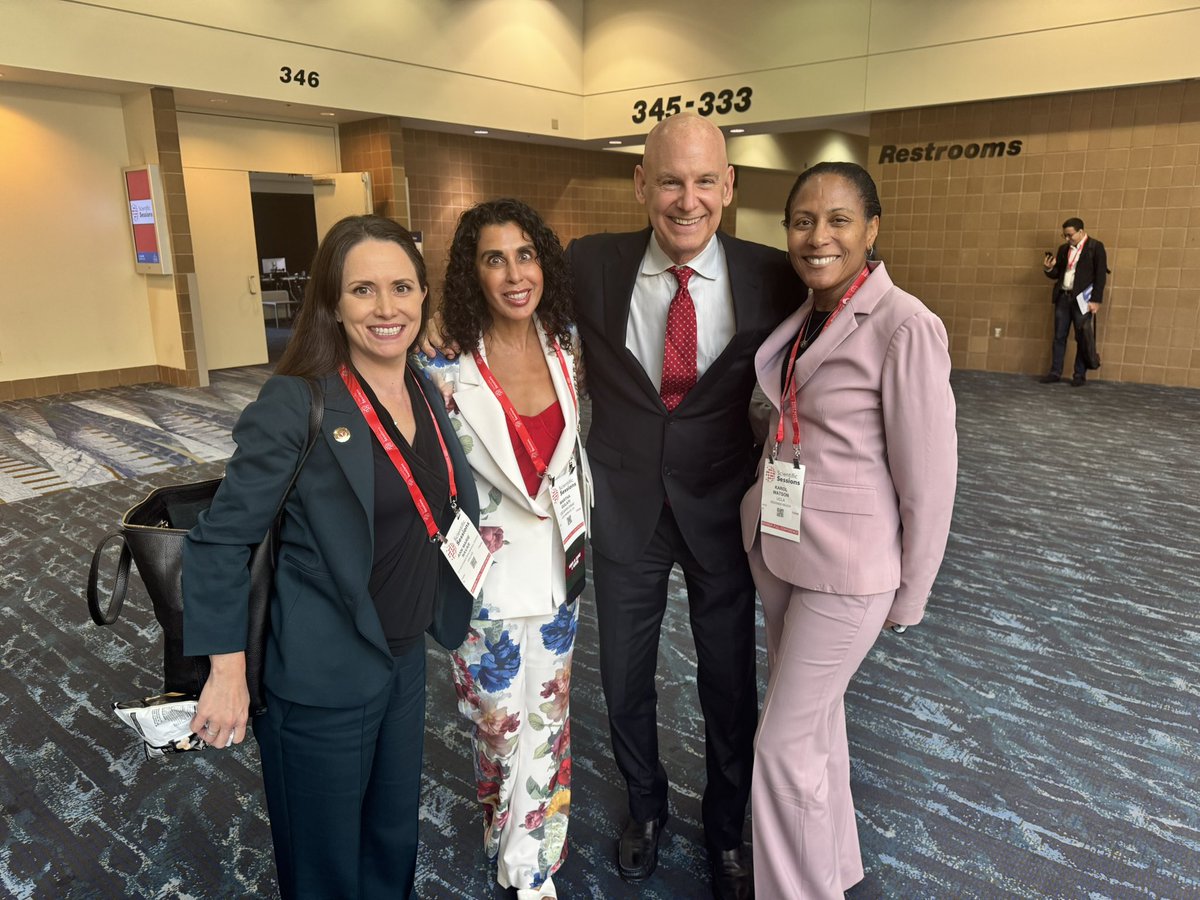 DrMarthaGulati's tweet image. And who said Preventive Cardiology isn’t cool? With these people part of it? It is the best group of people with the best mission!
@kewatson @CBallantyneMD #AMN 
@ASPCardio #AHA25