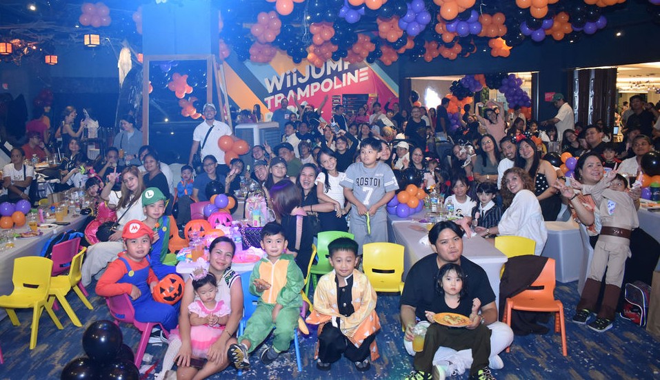 NICELtd's tweet image. NiCErs around the world put their own creative spin on Halloween, from standout costumes to sugar-filled fun and activities for every age.

Here’s a glimpse at how we made Halloween frightfully fun across our offices!

#LifeAtNiCE #createaNiCEworld #HappyHalloween