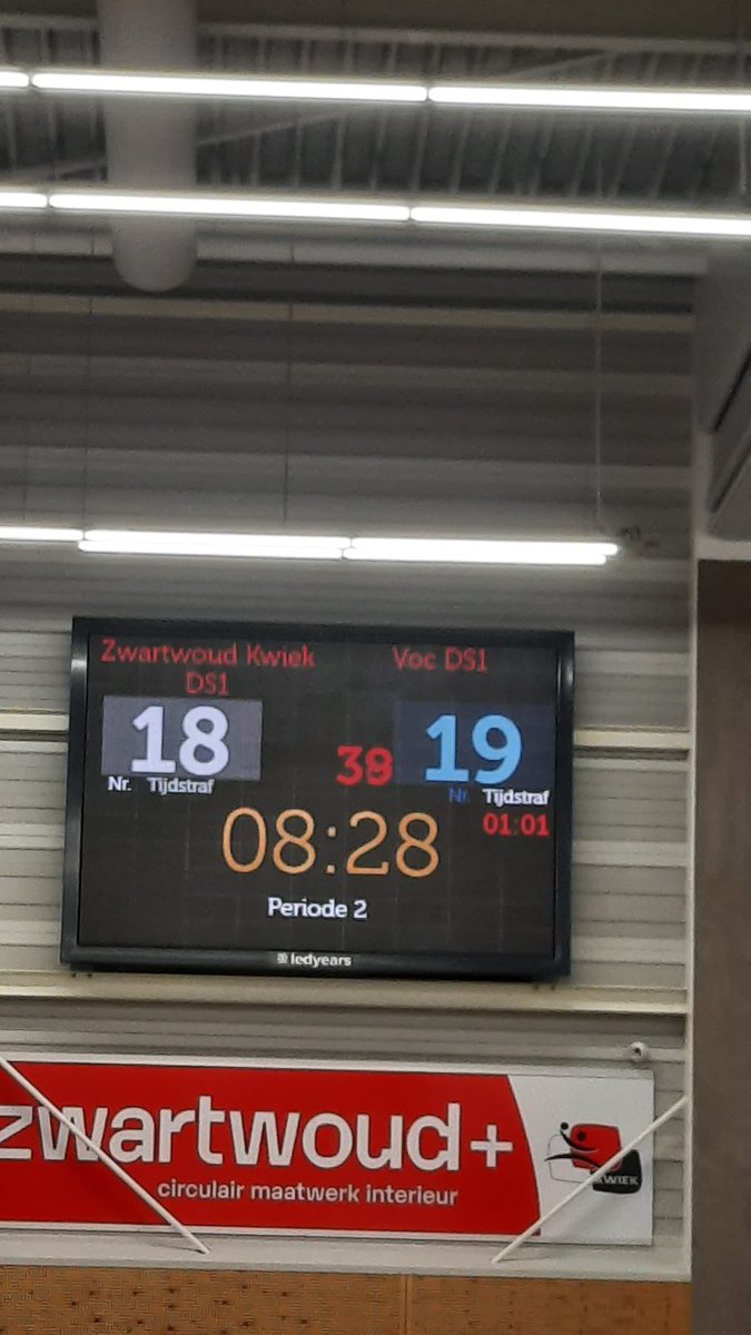 Na rust komt <a href="/VOCHandbal/">VOC Amsterdam</a> beter uit de kleedkamer en nemen de leiding na ruim 8 minuten.