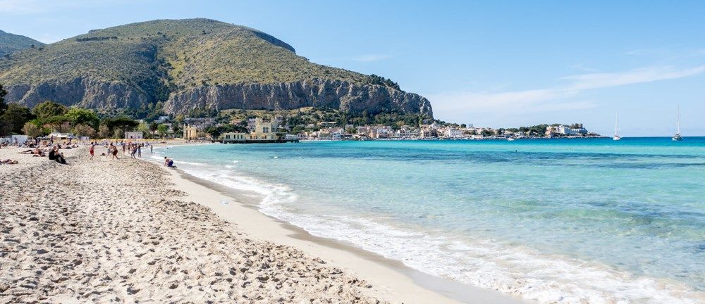 linnemann's tweet photo. “Middelhavet kalder med disse 5 solrige strande på Sicilien. Perfekt til afslapning &amp; badning. #SicilienStrande” https://t.co/xbui2VqnkE https://t.co/j0O3KQHhYf