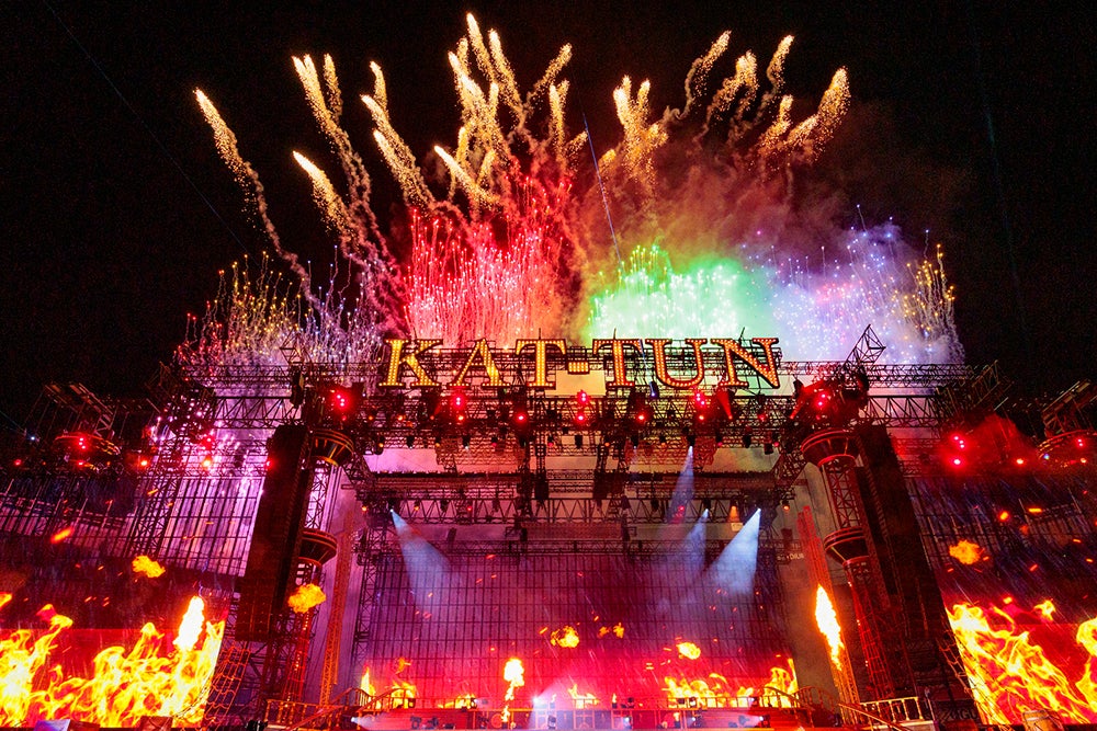 modelpress's tweet photo. 【「Break the KAT-TUN」ライブレポート🎤】

KAT-TUN“6人時代”彷彿させる演出に会場涙 
エンドロールに感謝の言葉も

🔻写真・詳細
https://t.co/mv0zTqzLUq

#BreaktheKATTUN #KATTUN https://t.co/9VtEJWSWon
