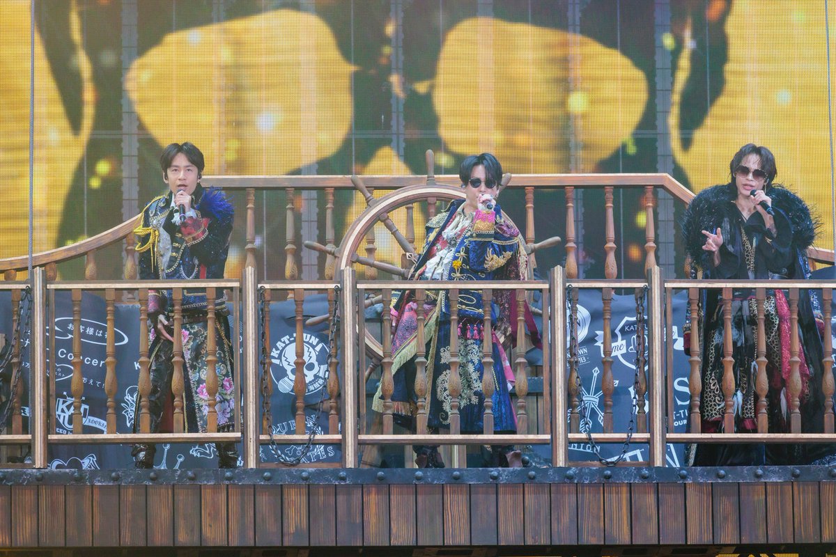 modelpress's tweet photo. 【「Break the KAT-TUN」ライブレポート🎤】

KAT-TUN“6人時代”彷彿させる演出に会場涙 
エンドロールに感謝の言葉も

🔻写真・詳細
https://t.co/mv0zTqzLUq

#BreaktheKATTUN #KATTUN https://t.co/9VtEJWSWon