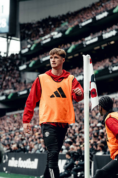 Cantona Collars AKA Larry tweet media