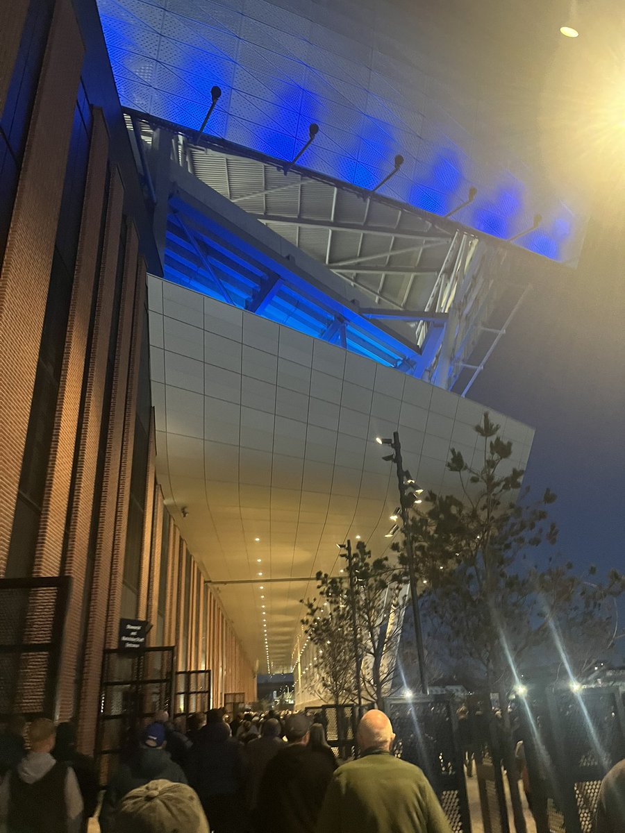 Clemo89efc's tweet image. 1st game for me at the Hill Dickinson, 1st win! Up the Toffees @Everton 🔵⚪️