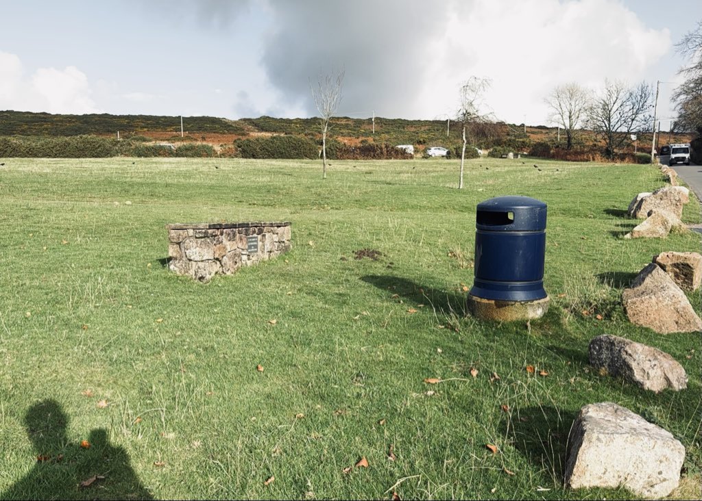 Bunchuk's tweet image. wales wedding