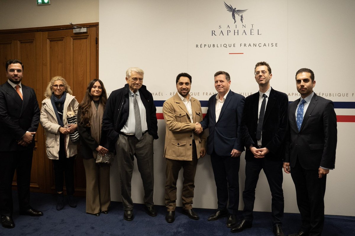 Lutter pour la démocratie et contre l'autoritarisme, c'est le combat de sa vie. Ce fut également celui de son père.
➡️ Quel honneur de recevoir Ahmad Massoud, Chef du Front national de Résistance d'Afghanistan, aux Rencontres de l’Avenir. 
Avec <a href="/eric_chol/">Eric Chol</a>
#RDA2025 #democratie