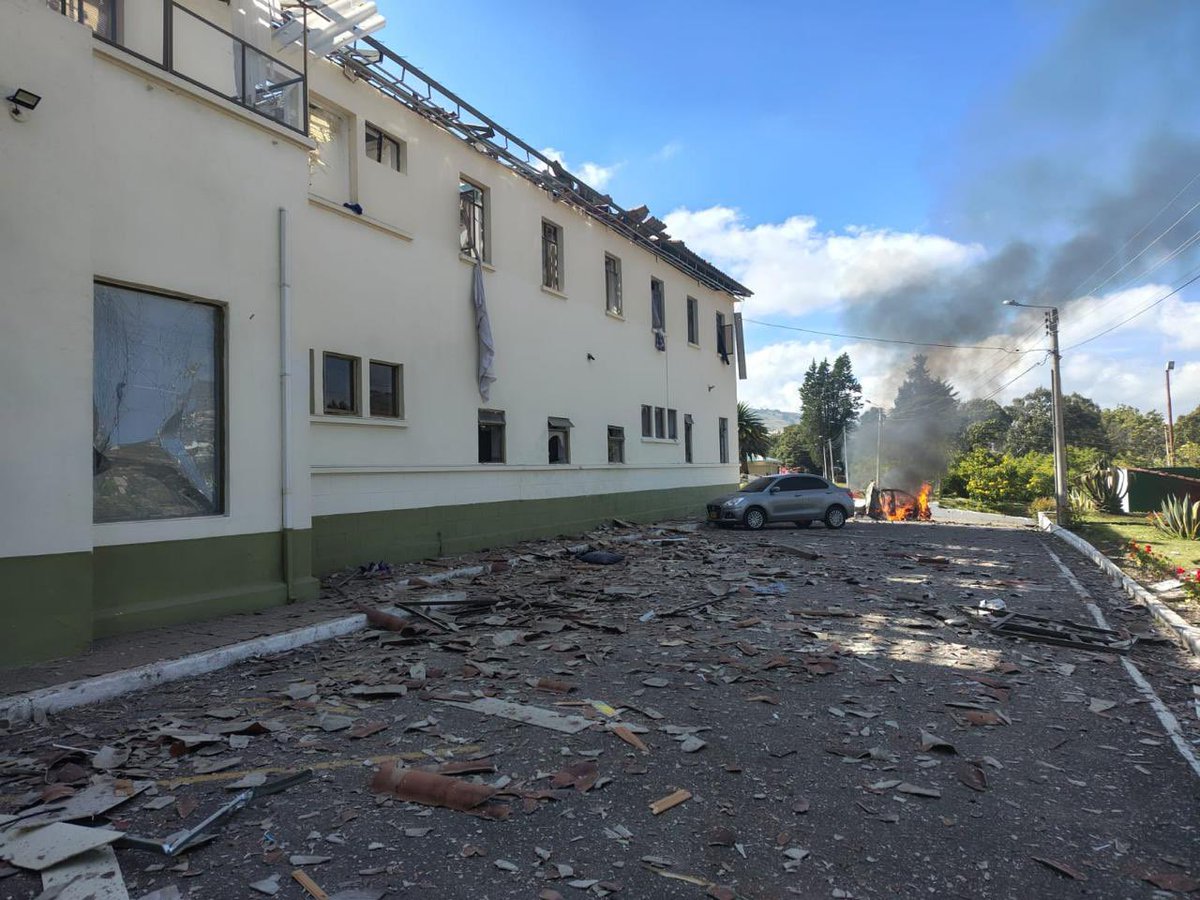 Lo sucedido esta mañana en la ciudad de Tunja es un acto miserable, que sólo le conviene a los enemigos de la Paz, aquellos que quieren volver a un país de bombas y muerte, Boyacá es y será el departamento de la Paz. No pasarán quienes quieren sangre!