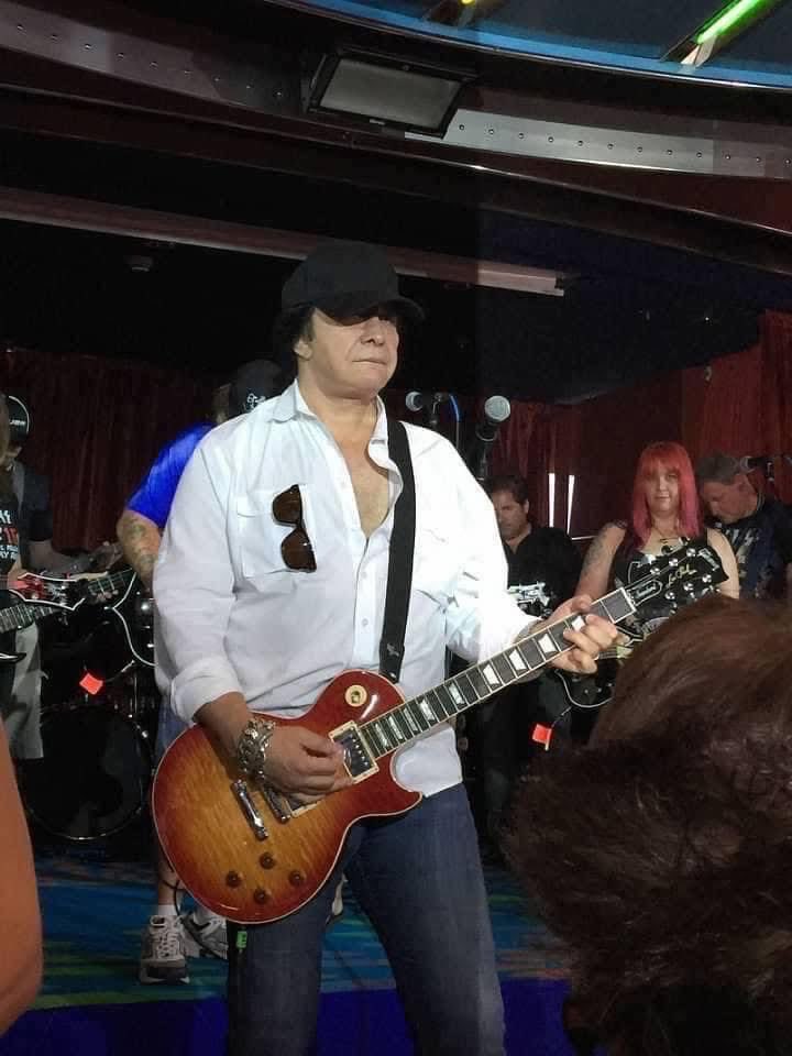 9 years ago today my favorite music experience happened! My daughter &amp; I participated in the <a href="/genesimmons/">Gene Simmons</a> Master Class on KKVI &amp; we wrote a song with Gene!

Using my “chord suggestions” &amp; my daughter’s lyrics Gene helped craft the song “Whoa!”. Amazing!
youtu.be/3-fQ8YrZqH4