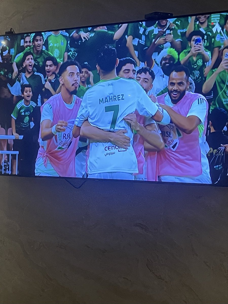 #الاتحاد_الاهلي

ياااارياض محرز 💚لمسة فنااااان