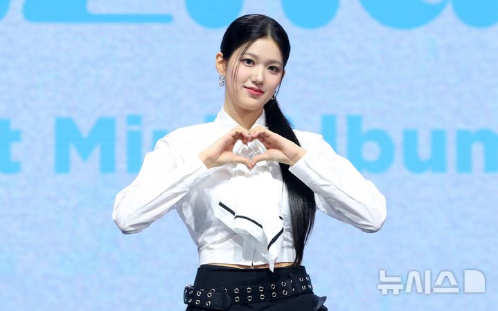 I can't believe it might be almost a year till jiyoon comes and perform on the stage again, I wonder how mature she will be and how much better and how her improvement now, i really can't wait to see a new look and new stronger, better jiyoon 

Yoomis, be ready anytime for her ♥️