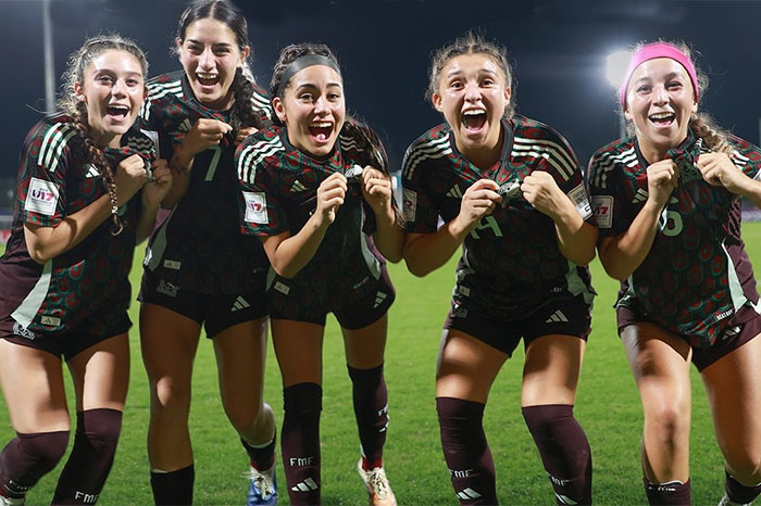 👏🏼👏🏼👏🏼
🏆 El Tri Femenil 🇲🇽 logra vencer a #Brasil  🇧🇷 en penales y es tercer lugar del #Mundial Femenil Sub-17 ⚽
#Mexico