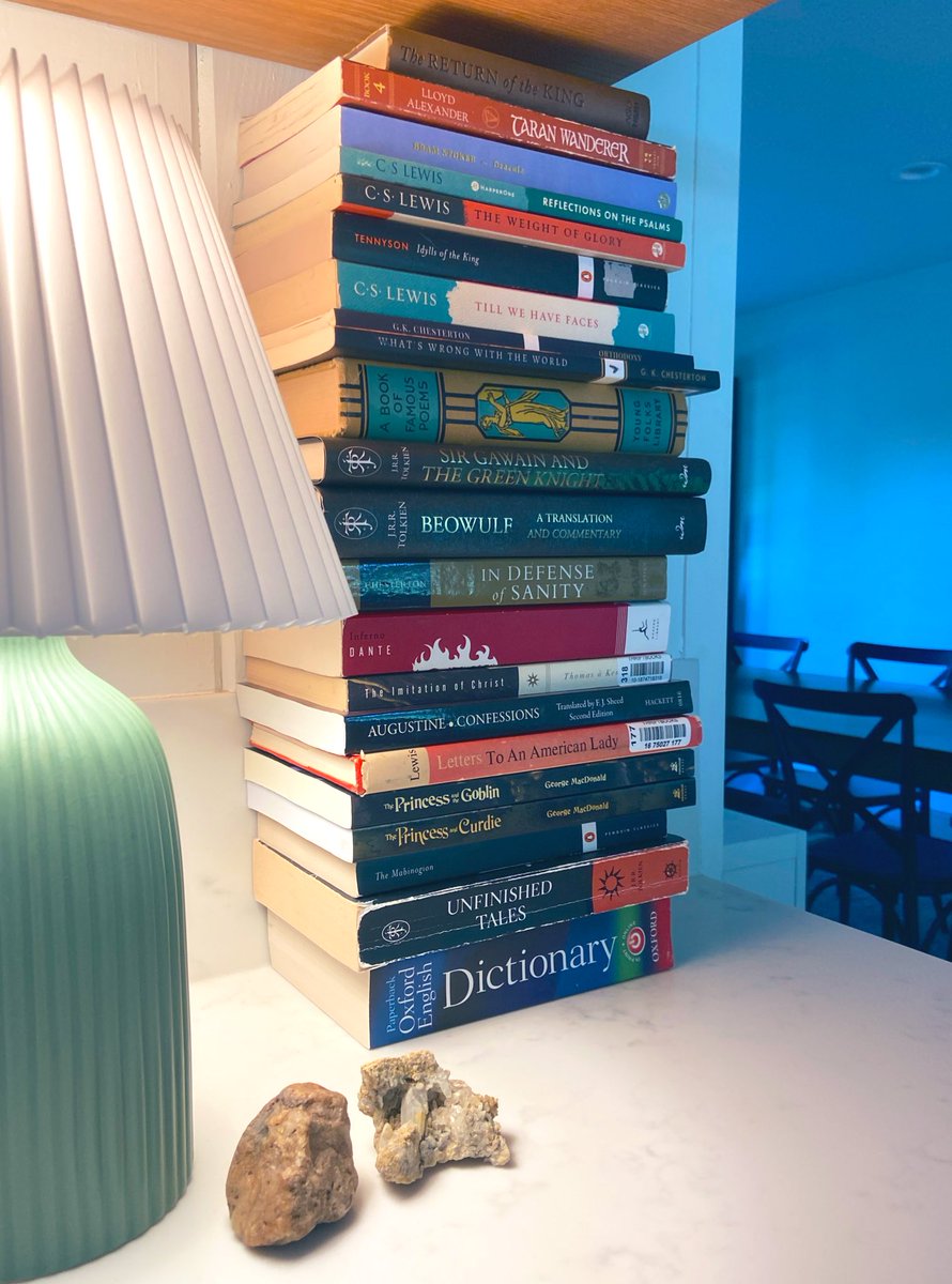 jacqueboatman's tweet image. This is literally the best book list that rewires your brain for success