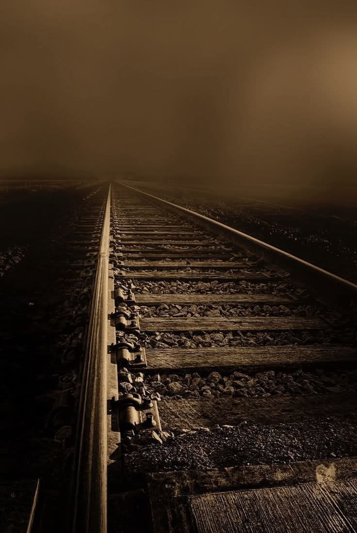 I_am_Seher's tweet image. دیر کی معذرت، سحر ہوں میں
مجھ کو رستے میں رات پڑتی ہے!