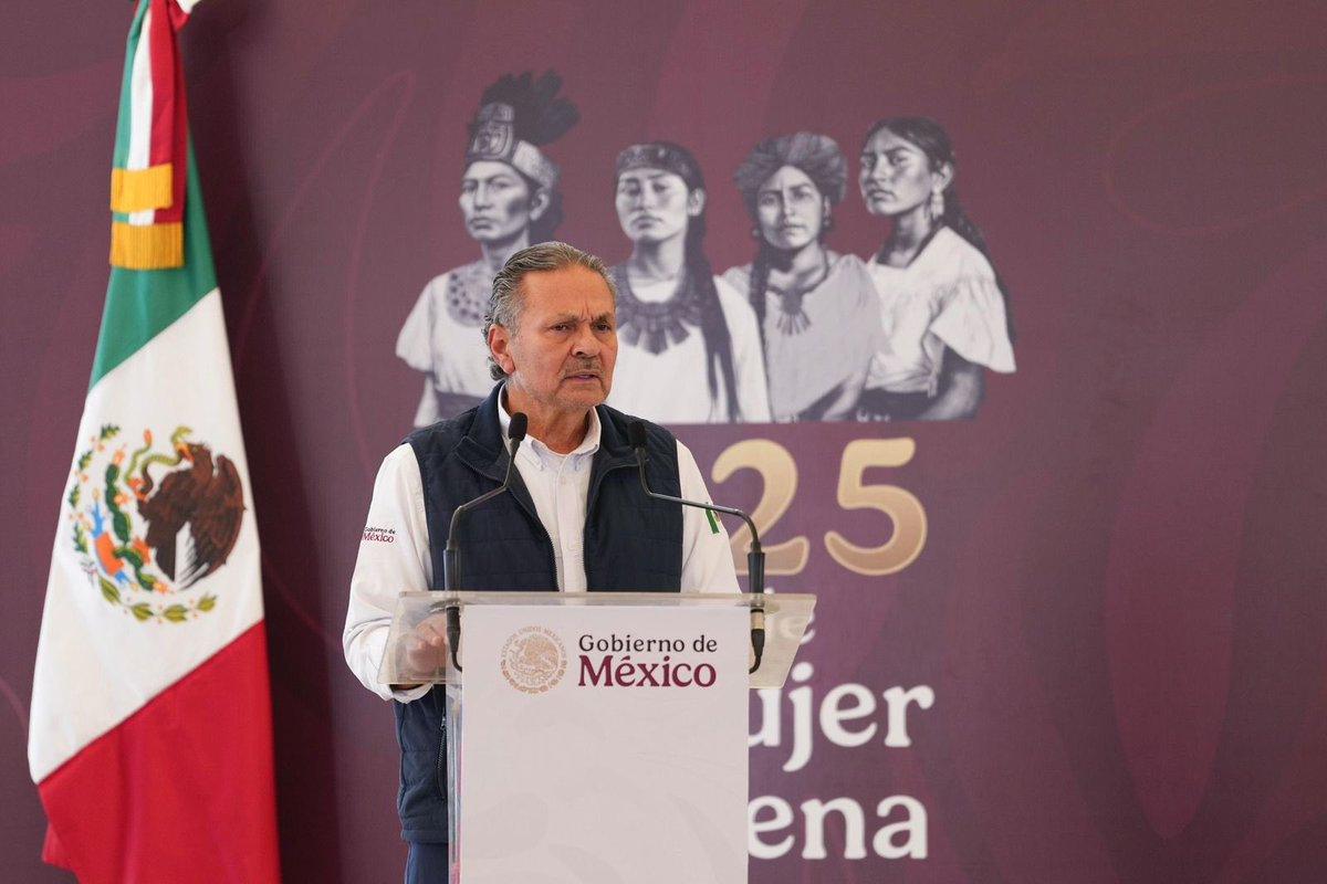 A_MontielR's tweet image. En Tepic, #Nayarit, acompañé a la presidenta @Claudiashein a la entrega de escrituras y la condonación de deudas.
Más familias hacen realidad su derecho a un patrimonio seguro y digno, para vivir con tranquilidad y bienestar.

@MiguelANavarroQ @OctavioRomero_O @EdnaElenaVegaR1…