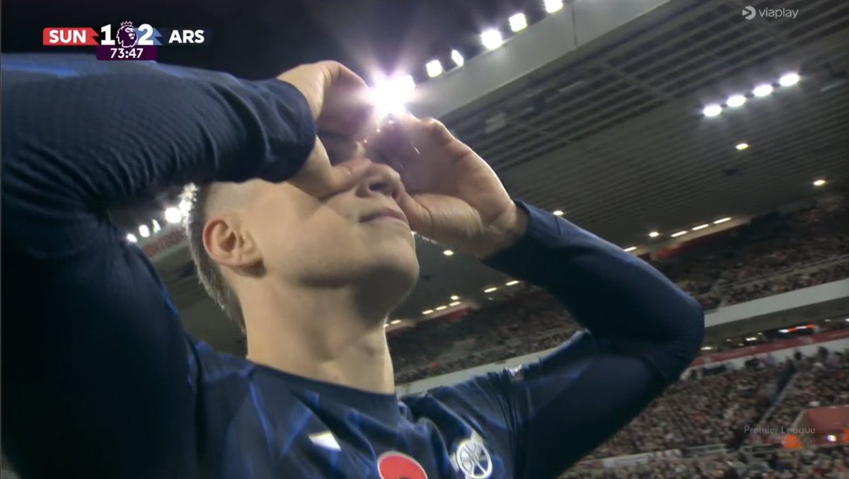 afcstuff's tweet image. TRADEMARK LEANDRO TROSSARD. 🥽