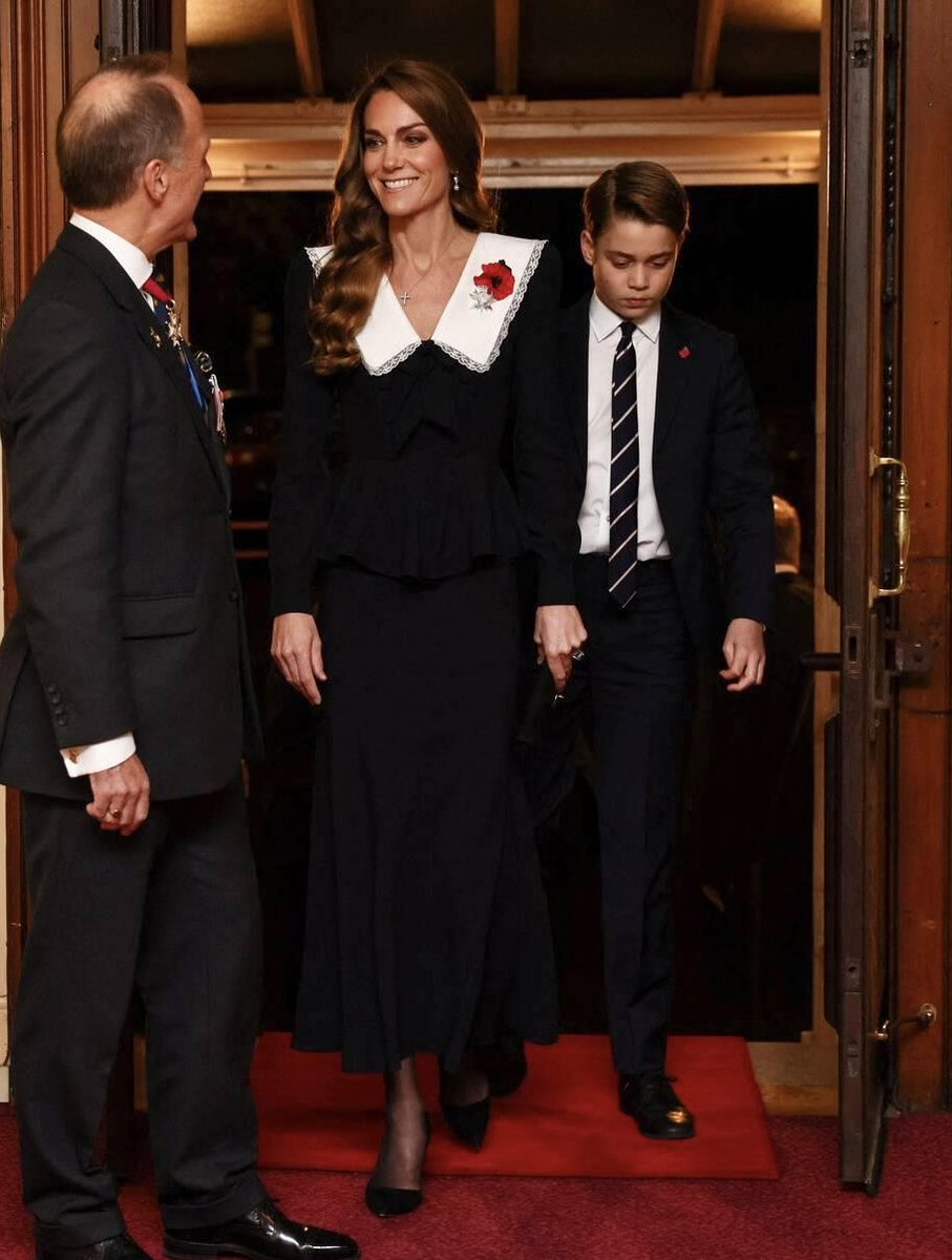 RoyallyBelle_'s tweet photo. The Princess of Wales and Prince George are attending the Festival of Remembrance at the Royal Albert Hall this evening 🖤 https://t.co/44VWRevKvi