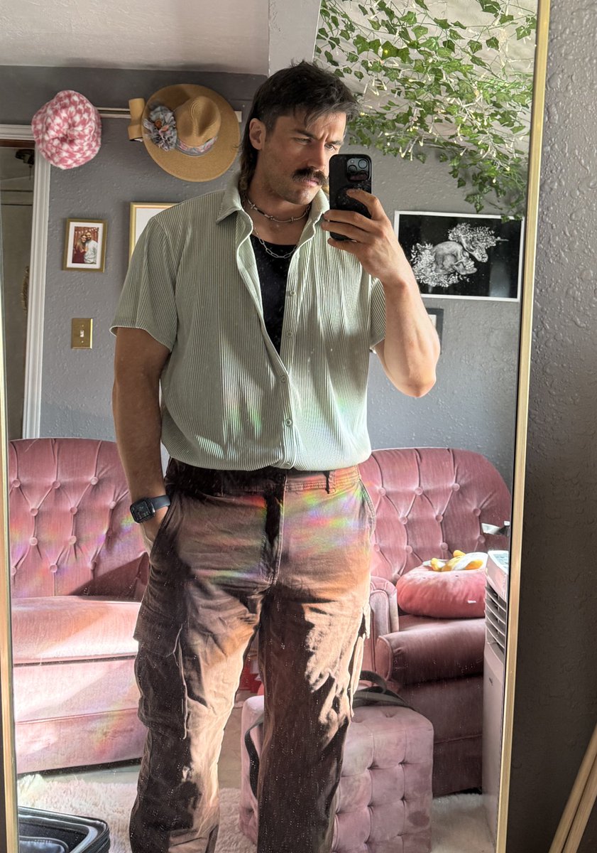 stevenbradleypw's tweet image. Show day but I’m a little bit sleepy