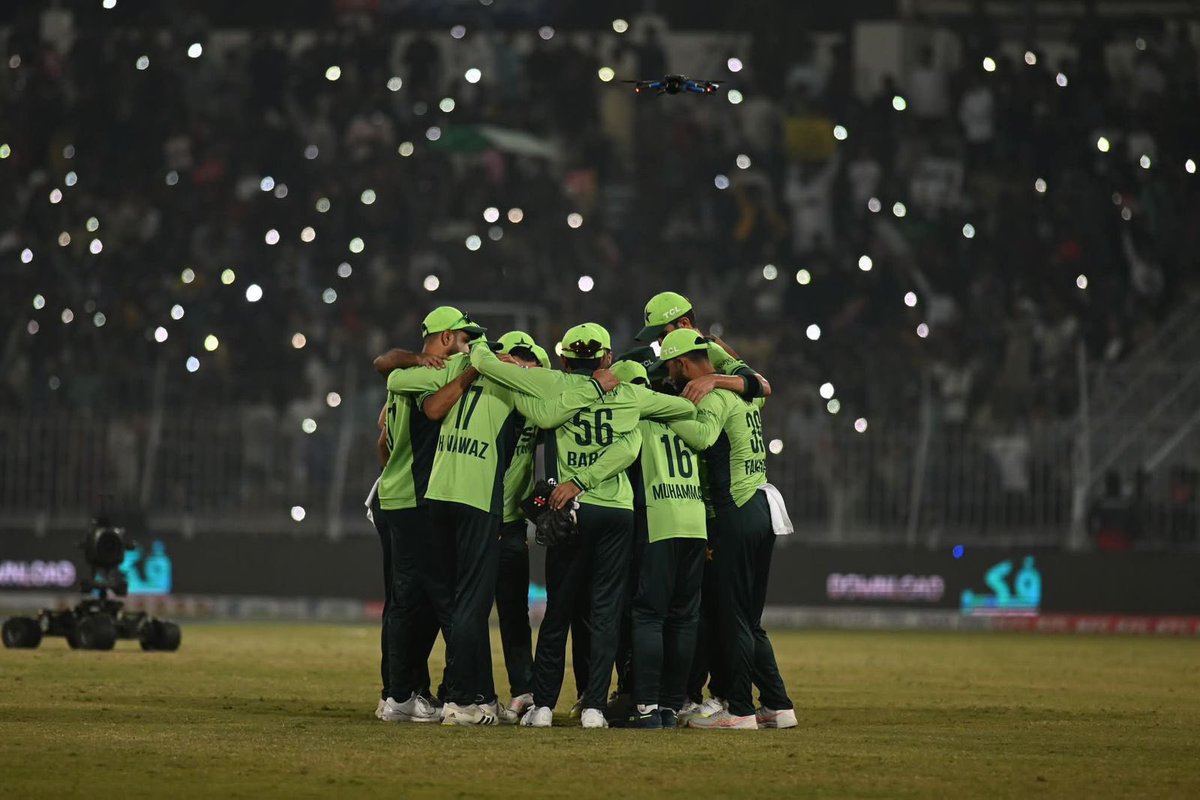mirfankhan_75's tweet image. Series done ✅
Historic 2–1 win vs South Africa at home, proud moment for all of us. Special shoutout to Faisalabad for making it worth it. Dil Dil Pakistan! 💚

#PAKvsSA