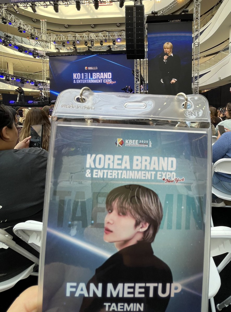 imo_eilla's tweet image. Taemin was so charming the entire interview. 😊👉👈✨

#Taemin
#KBEE2025 #KBEEGLOBAL
#KBEENEWYORK