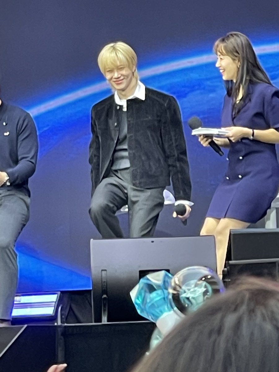 imo_eilla's tweet image. Taemin was so charming the entire interview. 😊👉👈✨

#Taemin
#KBEE2025 #KBEEGLOBAL
#KBEENEWYORK
