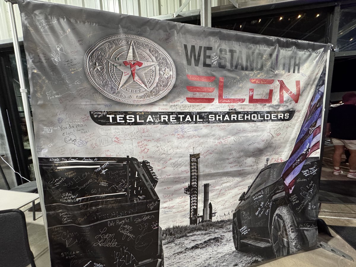XanderSky's tweet photo. i will be hand delivering the banner to Tesla this week. if you want your name added it to it respond with an image of how you want me to sign it and i will do my best to fit as many as possible https://t.co/6zynhScfP7