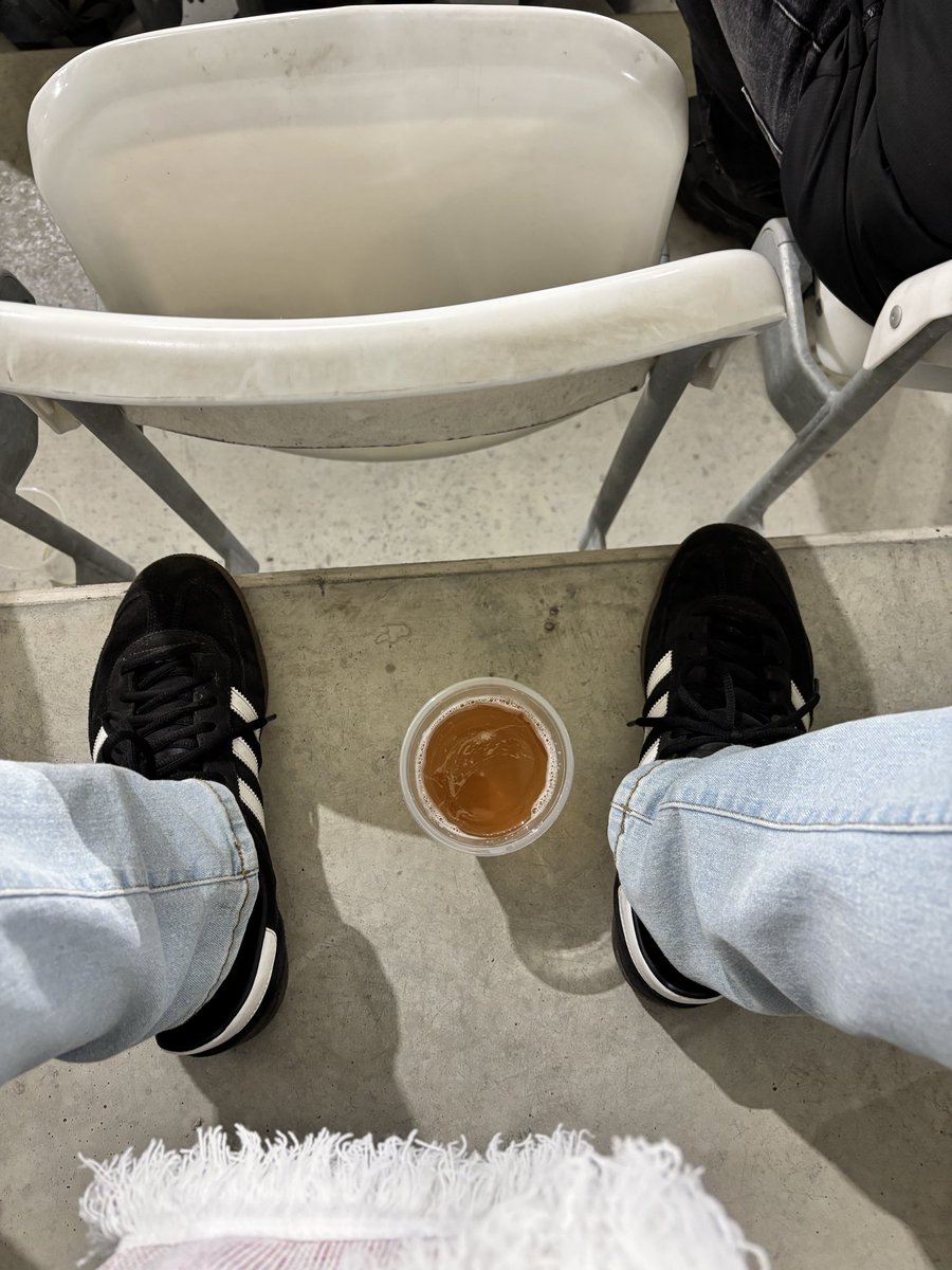 OGstankol's tweet image. Rodowite bo na trzeźwo nie da się tego oglądać. 

#ŁKSPUN #łodzianie