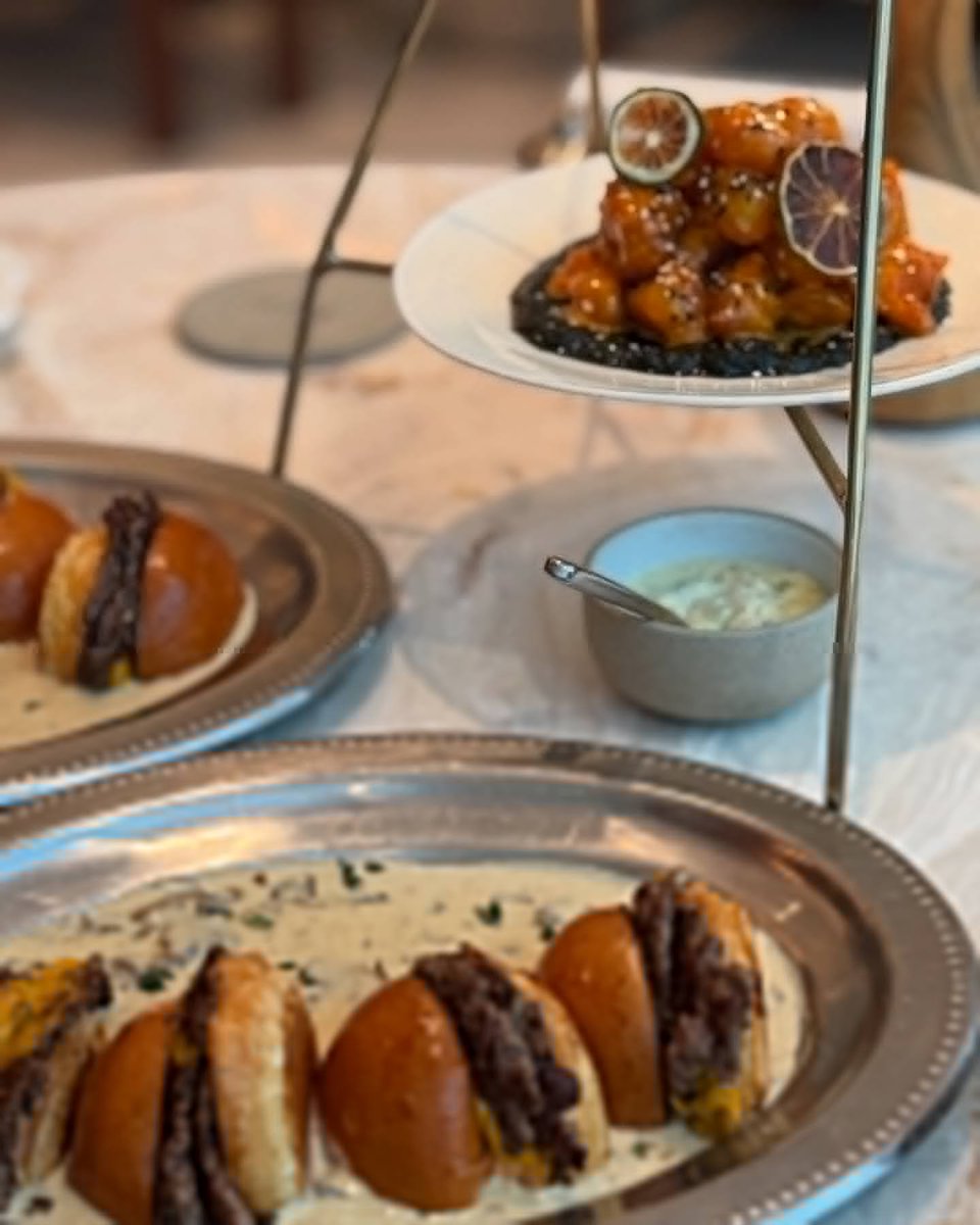 Em00218's tweet image. You can always trust the food I like to eat :))