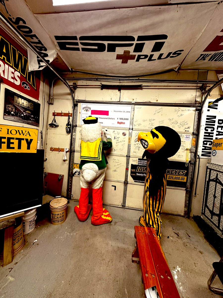 🇺🇸 #Legends #GoHawk #Hawkeye