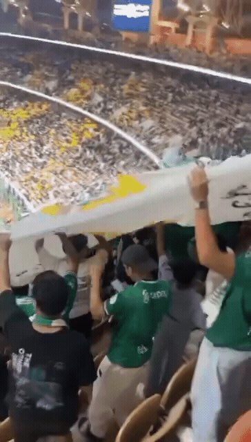 fmz61's tweet image. تخيل ارفع بنر مو لي وفيها 🤯🤯🤯
#الاتحاد_الاهلي